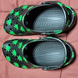 Women weed Crocs